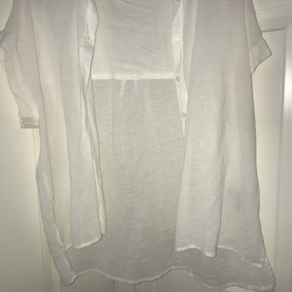 Light weight short sleeve white button up shirt